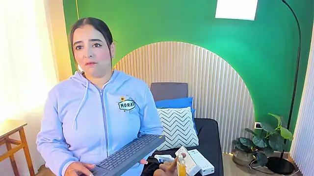 Snapshot of taylor_bennet chatting on September 2025 12:09:02 PM taylor bennet online show from September 2025 12:09:02 PM