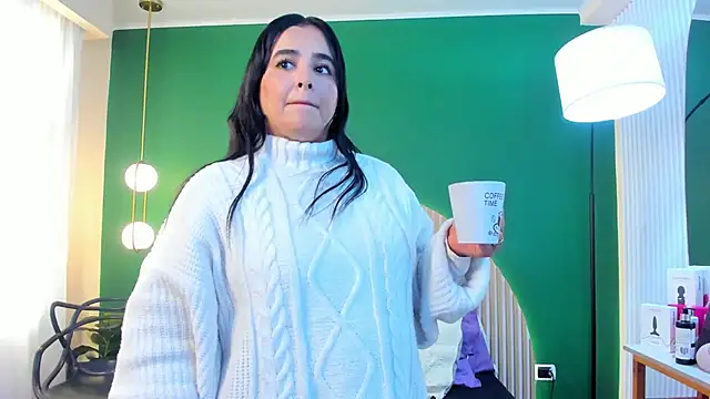 taylor bennet online show from December 2025 11:52:02 AM