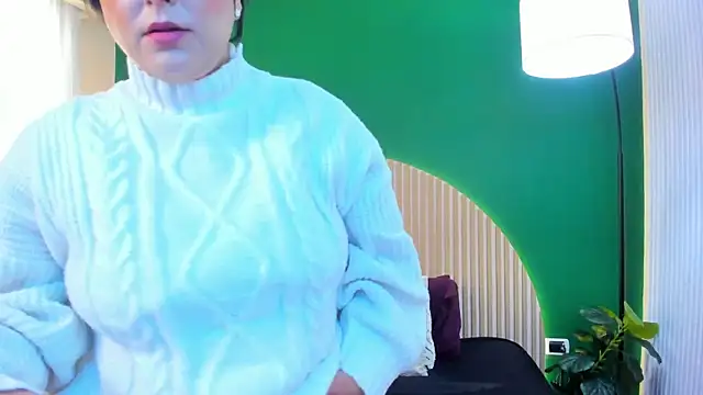 taylor bennet online show from December 2025 11:49:02 AM