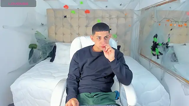 Alex cute77 online show from October 2025 12:24:01 PM