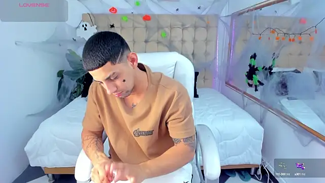 Alex cute77 online show from October 2025 12:04:02 PM