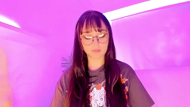 Snapshot of Gloomydoll chatting on September 2025 06:57:02 PM Gloomydoll online show from September 2025 06:57:02 PM