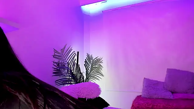 Snapshot of Gloomydoll chatting on October 2025 08:39:02 PM Gloomydoll online show from October 2025 08:39:02 PM