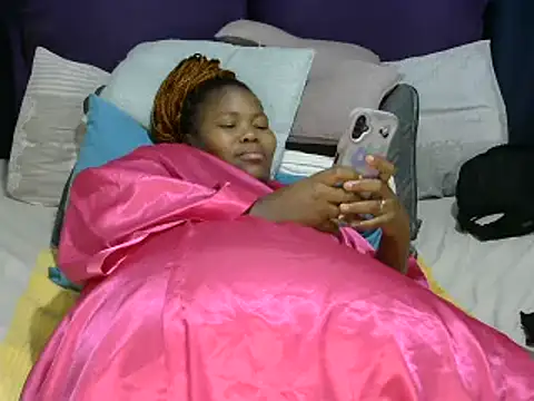 Snapshot of Real1SweetQueen chatting on February 2026 08:19:02 PM Real1SweetQueen online show from February 2026 08:19:02 PM