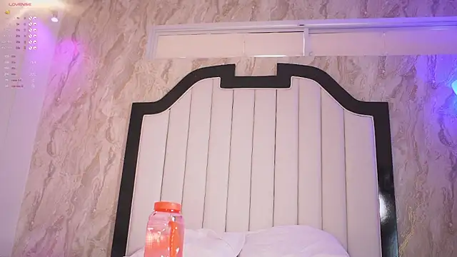 mia colin1  online show from November 2025 08:18:02 PM