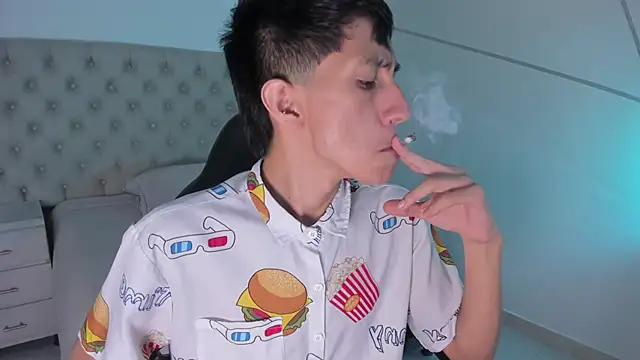 DereckCooperr online show from October 2025 09:13:01 PM