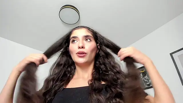 PortraitMarie online show from February 2025 02:56:02 PM