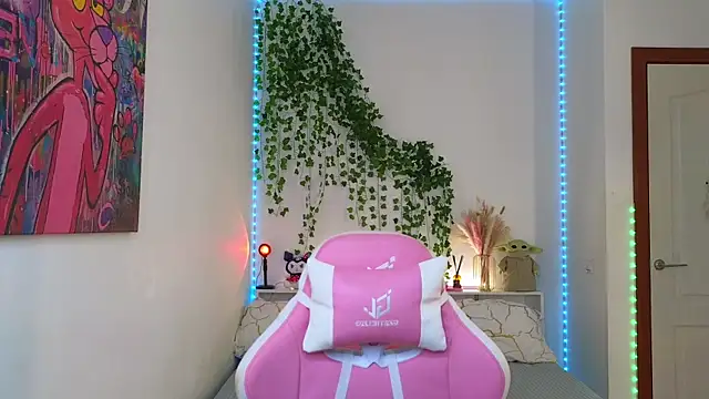 KristenSayles online show from October 2025 05:19:01 PM