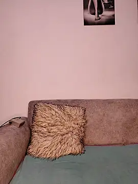 Snapshot of bebygirl143s chatting on September 2025 09:31:02 PM bebygirl143s online show from September 2025 09:31:02 PM