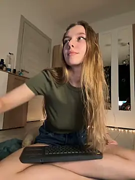 freiiaflower online show from March 2025 07:16:01 PM