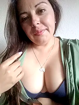 Snapshot of seherlatin chatting on January 2025 10:15:02 PM seherlatin online show from January 2025 10:15:02 PM