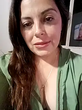 Snapshot of seherlatin chatting on January 2025 02:02:01 AM seherlatin online show from January 2025 02:02:01 AM