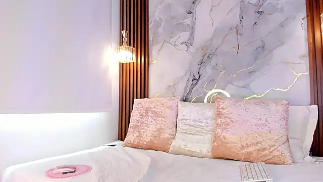 Gabbyy  online show from October 2025 03:25:01 PM