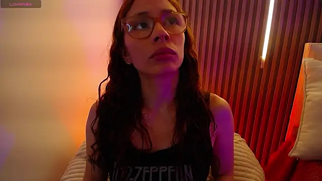 Katy Van online show from February 2026 08:43:01 PM