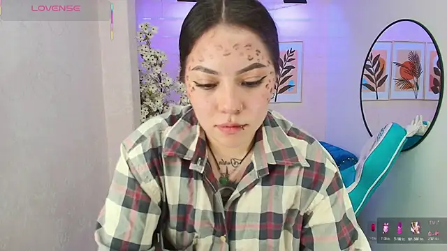 Snapshot of Isa_reel chatting on October 2025 07:49:02 AM Isa reel online show from October 2025 07:49:02 AM