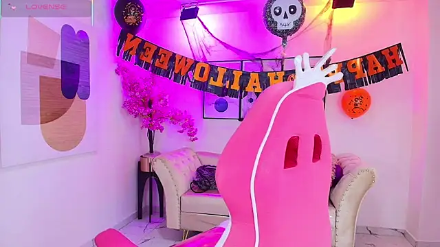 Snapshot of Isa_reel chatting on October 2025 06:20:02 PM Isa reel online show from October 2025 06:20:02 PM