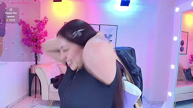 Snapshot of Isa_reel chatting on November 2025 07:13:02 PM Isa reel online show from November 2025 07:13:02 PM