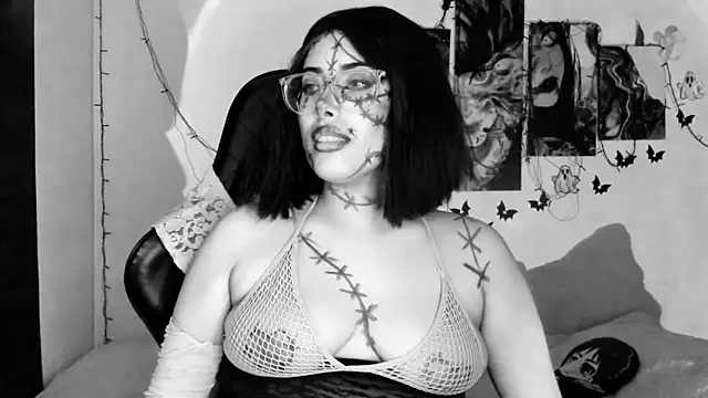 Snapshot of willow_poisson chatting on October 2025 05:46:02 PM willow poisson online show from October 2025 05:46:02 PM