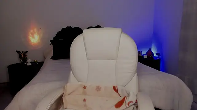 Snapshot of emilydolshe2 chatting on October 2025 02:24:02 PM emilydolshe2 online show from October 2025 02:24:02 PM