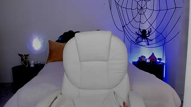 Snapshot of emilydolshe2 chatting on October 2025 02:40:02 PM emilydolshe2 online show from October 2025 02:40:02 PM