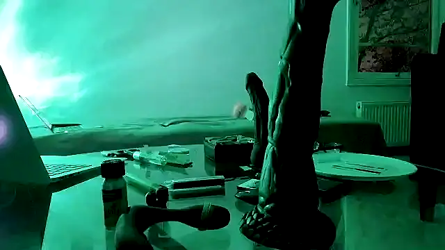 Snapshot of CharlotteVixxens chatting on November 2025 11:58:01 PM CharlotteVixxens online show from November 2025 11:58:01 PM