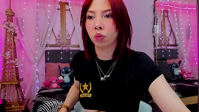 Snapshot of laura_olssen chatting on September 2025 12:18:01 PM laura olssen online show from September 2025 12:18:01 PM