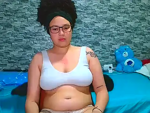 Snapshot of vanellope12 chatting on November 2025 05:07:02 AM vanellope12 online show from November 2025 05:07:02 AM