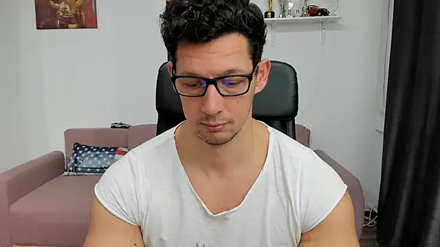 Snapshot of BrutusK08 chatting on January 2025 06:45:01 AM BrutusK08 online show from January 2025 06:45:01 AM