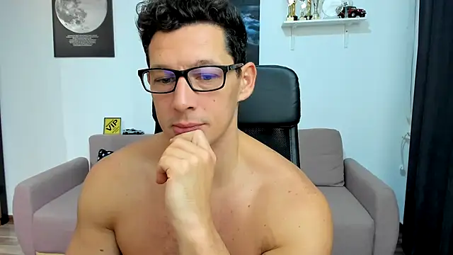 BrutusK08 online show from November 2025 04:33:02 AM