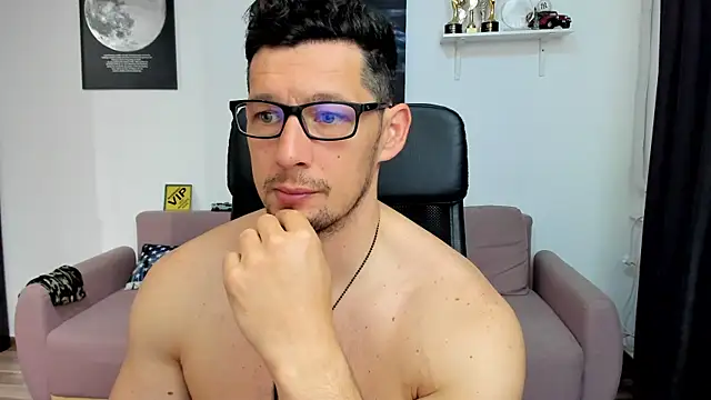 BrutusK08 online show from May 2026 06:33:01 AM