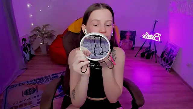 HelloRoxy online show from March 2026 07:18:02 PM