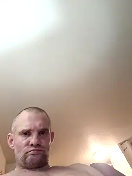 littleChop33 online show from February 2026 01:23:02 AM