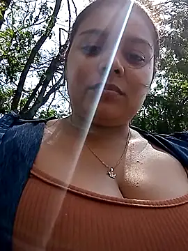 stefanie010 online show from December 2025 05:07:02 PM