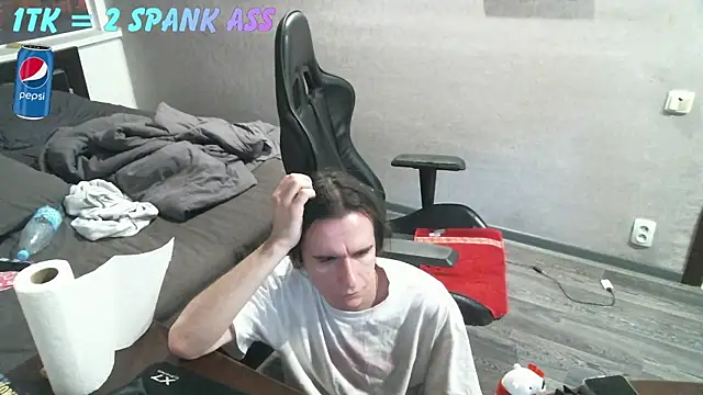 Snapshot of izilizi_23 chatting on June 2026 05:06:02 PM izilizi 23 online show from June 2026 05:06:02 PM