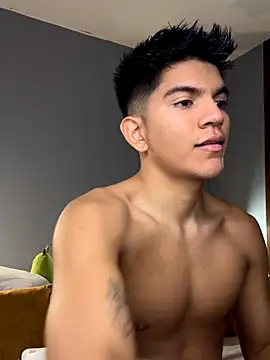 santiago 01 online show from November 2025 11:49:02 PM