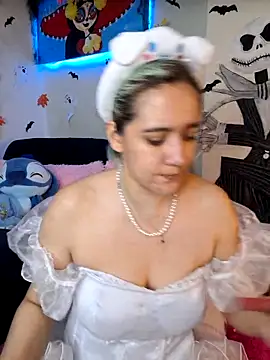 Snapshot of NaomiShimizu chatting on October 2025 09:04:02 PM NaomiShimizu online show from October 2025 09:04:02 PM