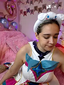 Snapshot of NaomiShimizu chatting on November 2025 08:21:02 PM NaomiShimizu online show from November 2025 08:21:02 PM