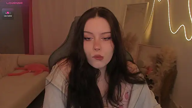 Snapshot of CoralineKeyns chatting on February 2026 05:36:02 AM CoralineKeyns online show from February 2026 05:36:02 AM