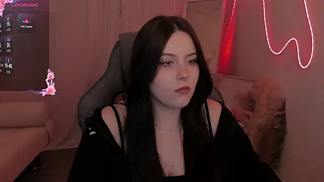 Snapshot of CoralineKeyns chatting on March 2026 05:26:02 AM CoralineKeyns online show from March 2026 05:26:02 AM