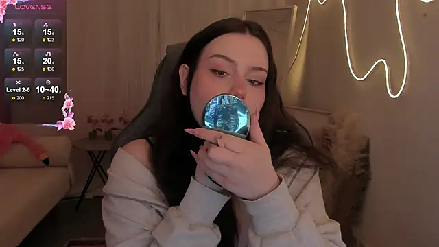 Snapshot of CoralineKeyns chatting on March 2026 05:34:01 AM CoralineKeyns online show from March 2026 05:34:01 AM