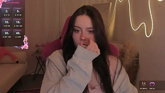 Snapshot of CoralineKeyns chatting on March 2026 05:13:01 AM CoralineKeyns online show from March 2026 05:13:01 AM