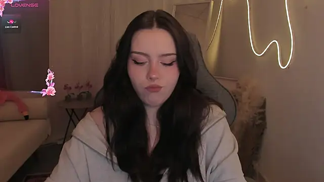 Snapshot of CoralineKeyns chatting on March 2026 05:46:02 AM CoralineKeyns online show from March 2026 05:46:02 AM