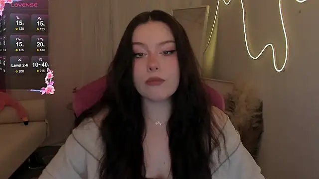 Snapshot of CoralineKeyns chatting on March 2026 03:23:01 AM CoralineKeyns online show from March 2026 03:23:01 AM