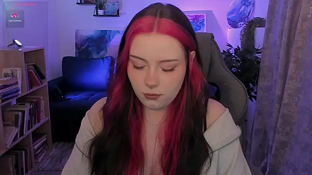 Snapshot of CoralineKeyns chatting on March 2026 05:02:01 AM CoralineKeyns online show from March 2026 05:02:01 AM