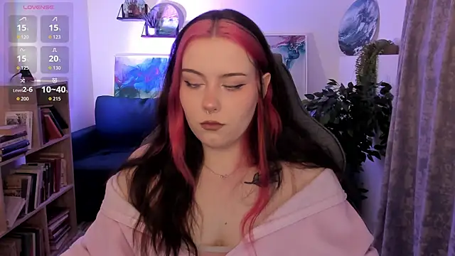 Snapshot of CoralineKeyns chatting on March 2026 05:41:02 AM CoralineKeyns online show from March 2026 05:41:02 AM