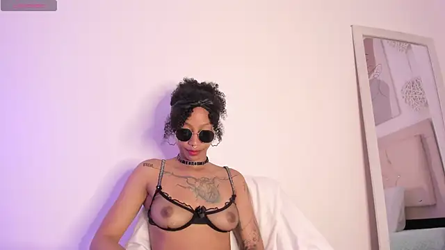 daiana curly online show from March 2025 02:26:02 PM