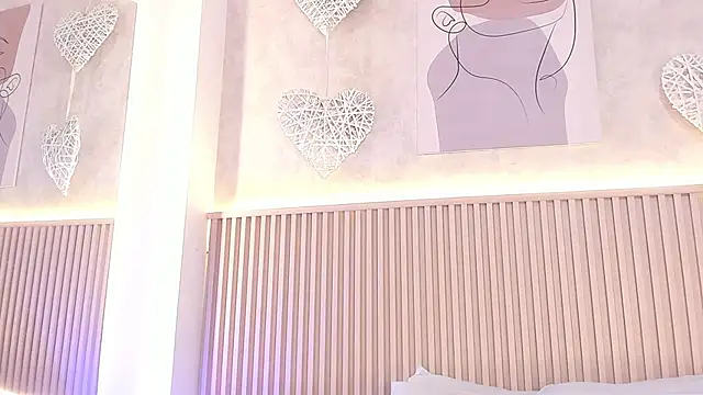 daiana curly online show from October 2025 07:44:02 PM