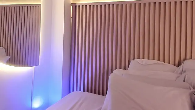 daiana curly online show from October 2025 08:09:02 PM