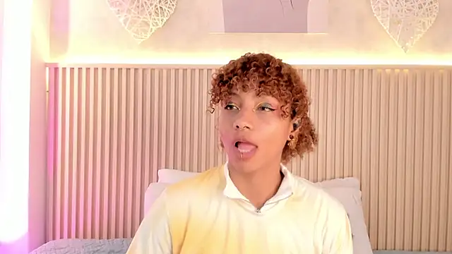 daiana curly online show from June 2026 03:45:01 AM