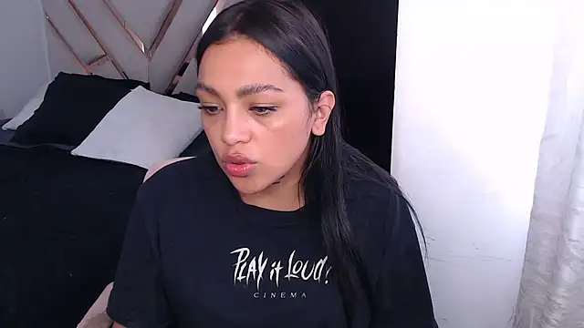 fairylatin222 online show from October 2025 08:00:02 PM